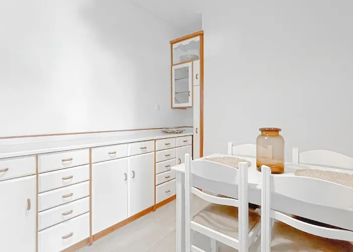 Charming 2 Bedroom Apt With Acropolis View In Athens