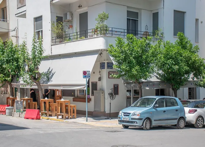 Charming 2 Bedroom Apt With Acropolis View In Athens