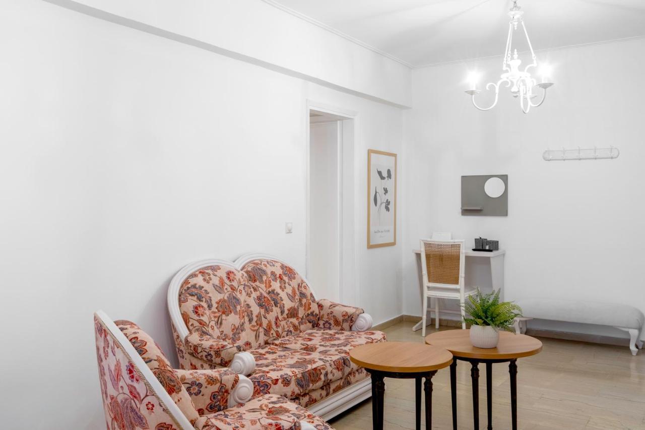 Charming 2 Bedroom With Acropolis View In Apartment