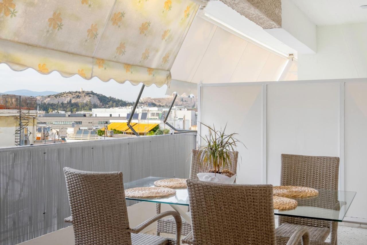 Charming 2 Bedroom With Acropolis View In Apartment