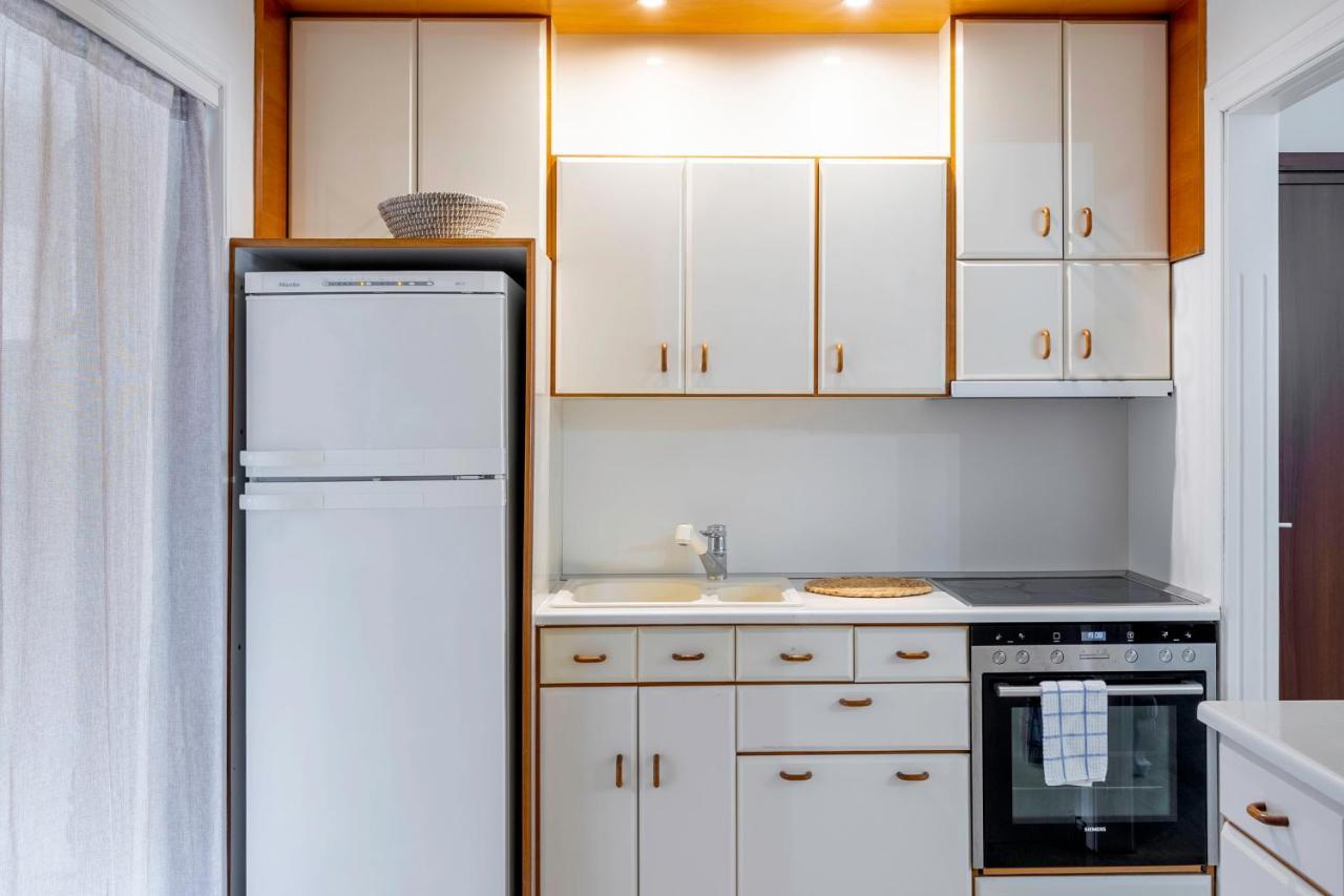 Charming 2 Bedroom With Acropolis View In Apartment