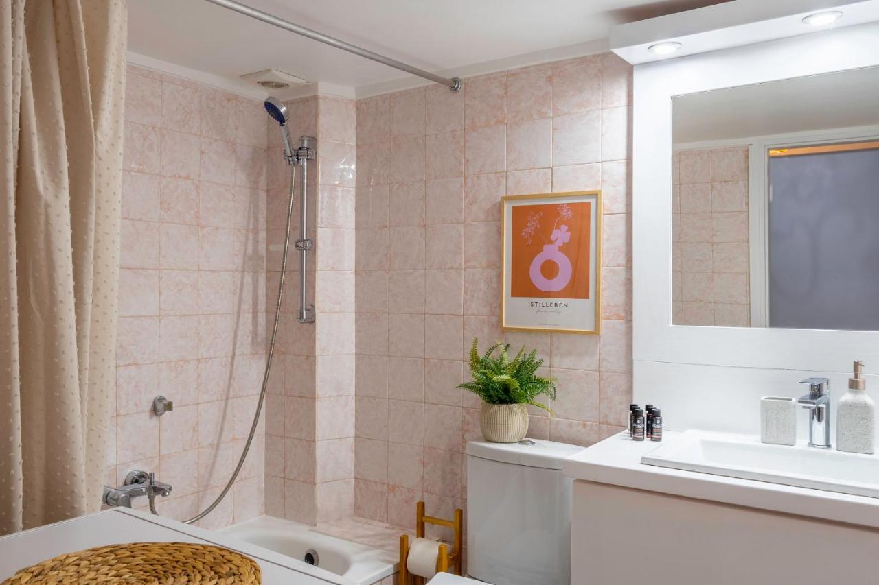 Charming 2 Bedroom With Acropolis View In Apartment *